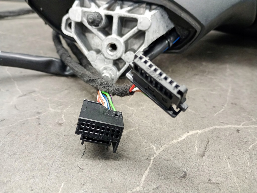 5LB857538A MIRROR DREPT SKODA ENYAQ 12+6PIN CABLE Product image