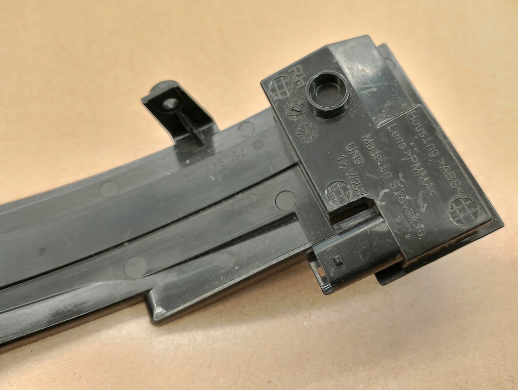 Semnalizator oglinda dreapta VW TOUAREG III Product image