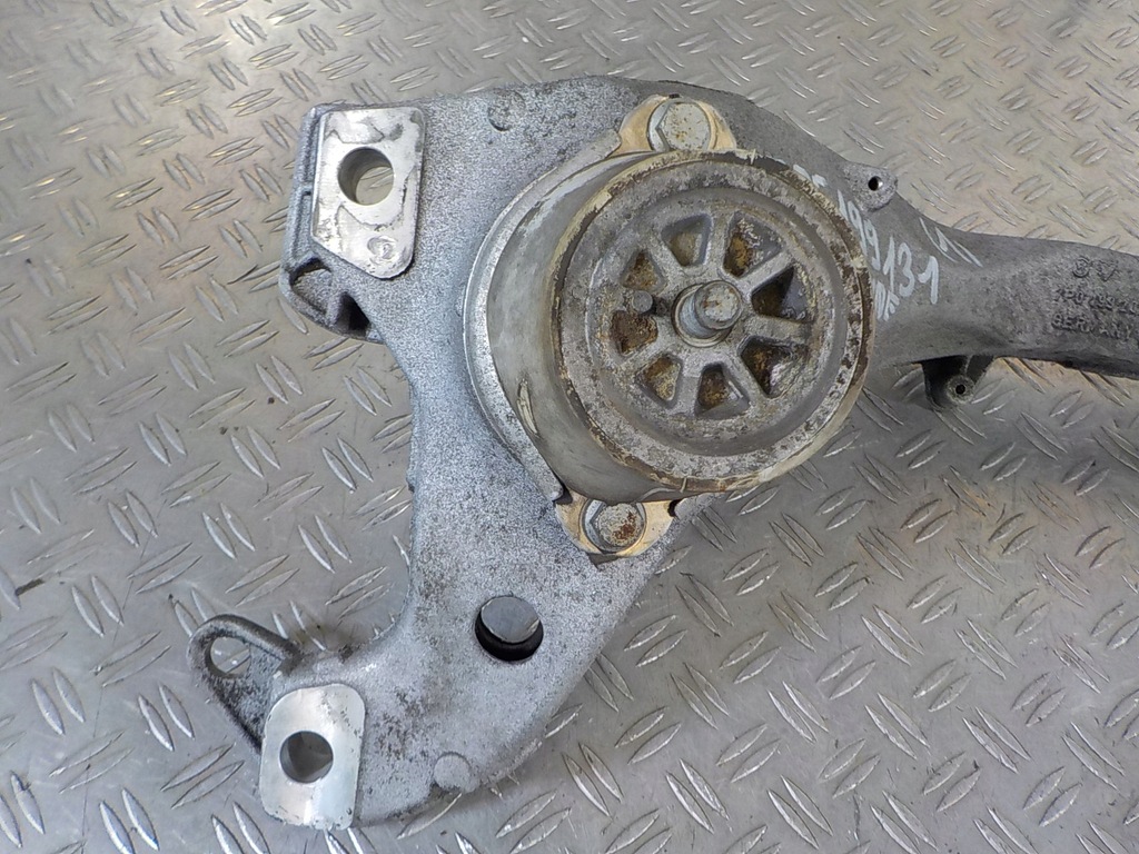 SUPORT MOTOR PORSCHE CAYENNE II 10-14 7P0199207 Product image