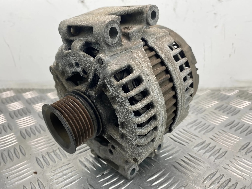 MERCEDES E 350 W211 3.5 ALTERNATOR A0131545602 Product image