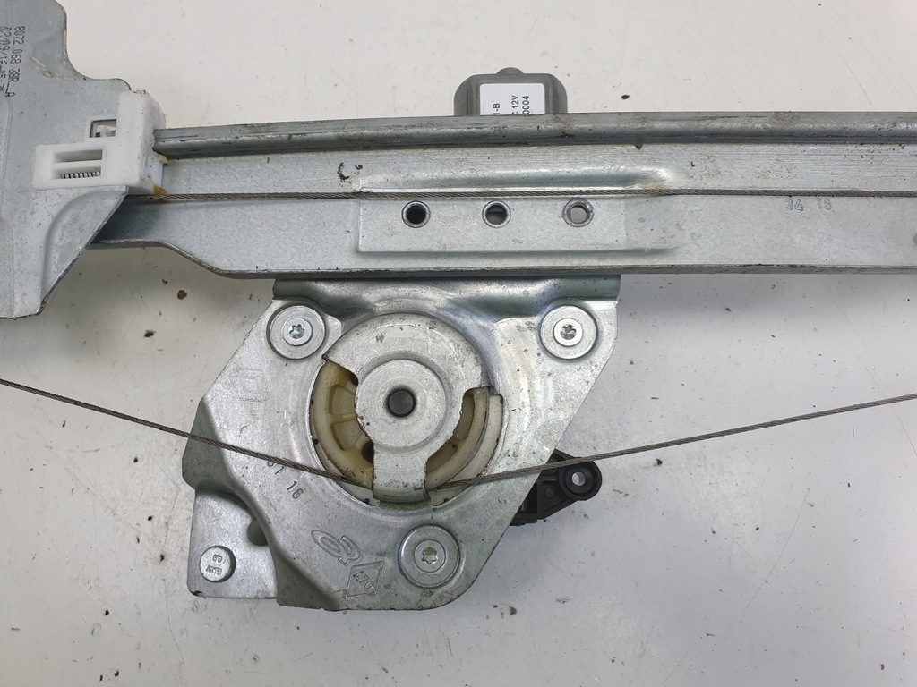 Dacia Duster MECANISM RIDICAT GEAM DREAPTA, motor fata 807206838R Product image