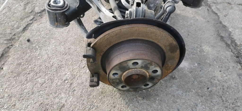 BMW 1 F20 F21 AXIE SUSPENSIUNE SPATE 105.000 KM Product image