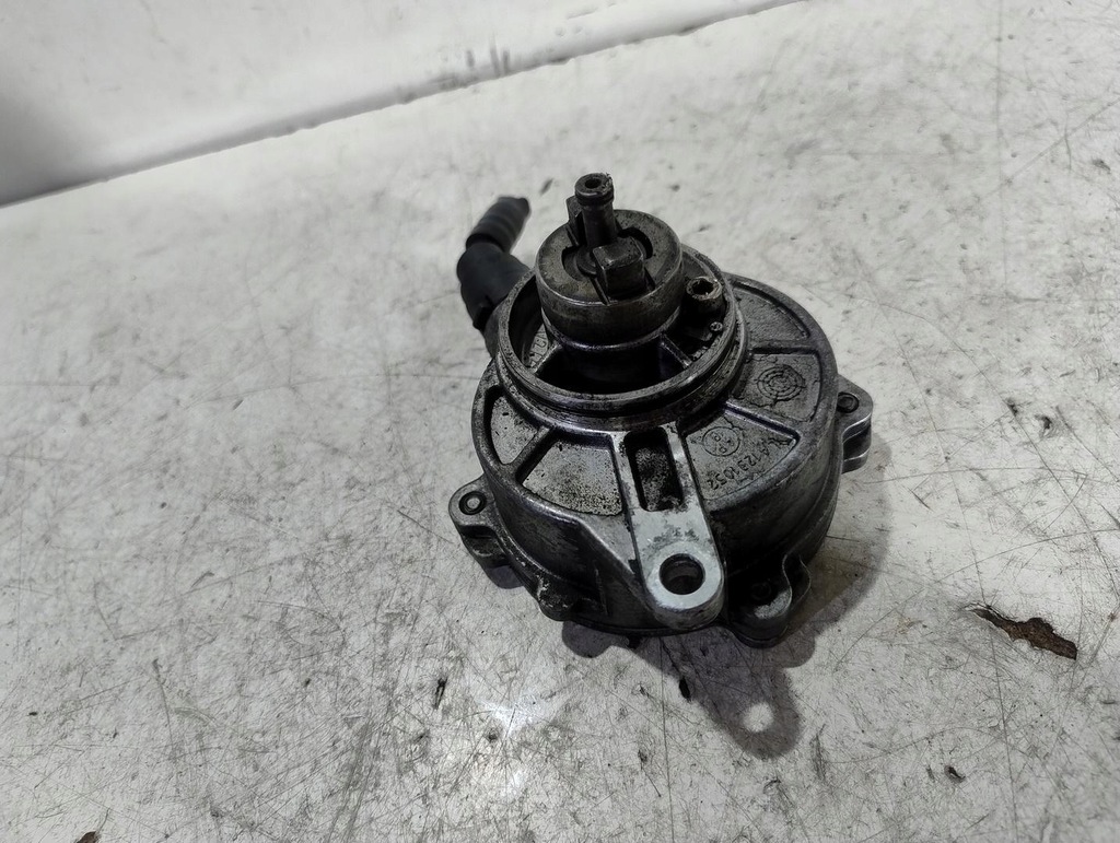 POMPA VACU VACUUM MERCEDES W203 2.2 CDI A6462300165 Product image