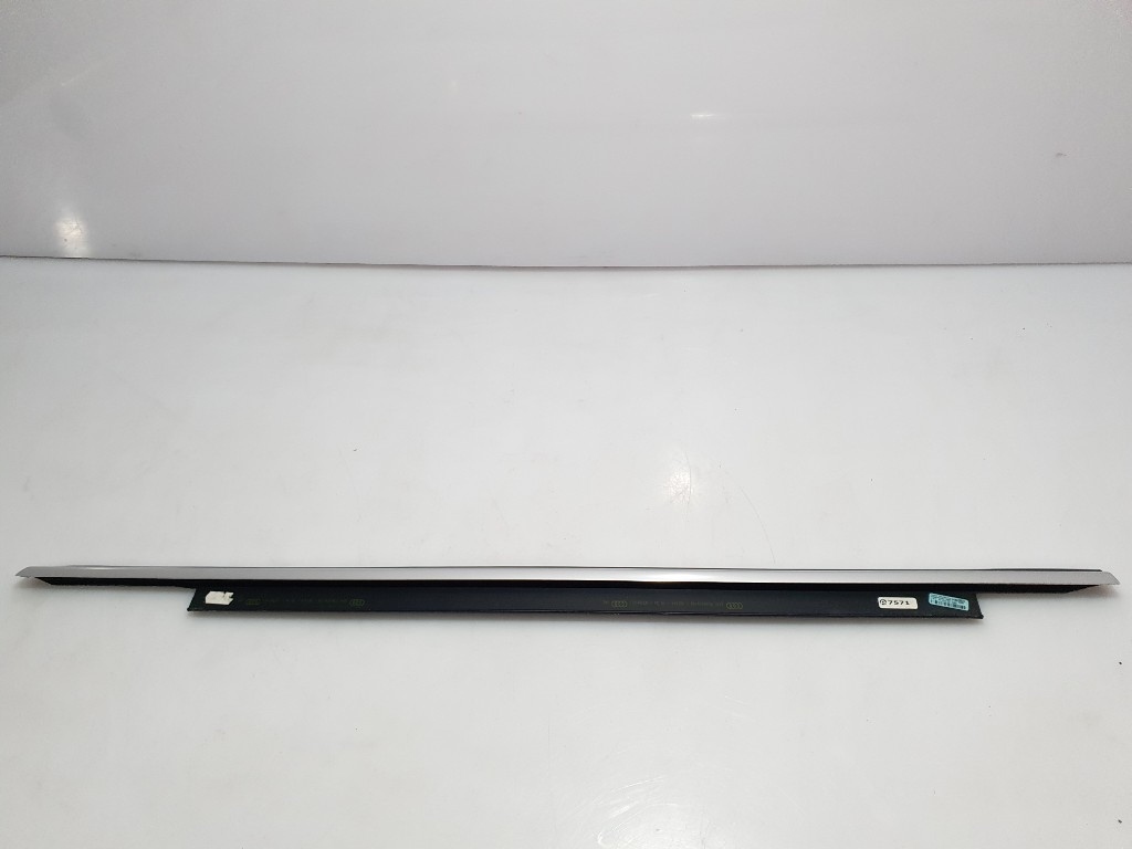 AUDI A6 C7 2014 S-LINE BANDA DE RASARE USI DREAPTA CROM 4G0853764 Product image