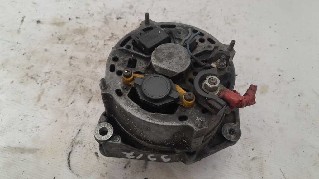 AUDI 80 B4 1.6 TD ALTERNATOR 068903029M Product image