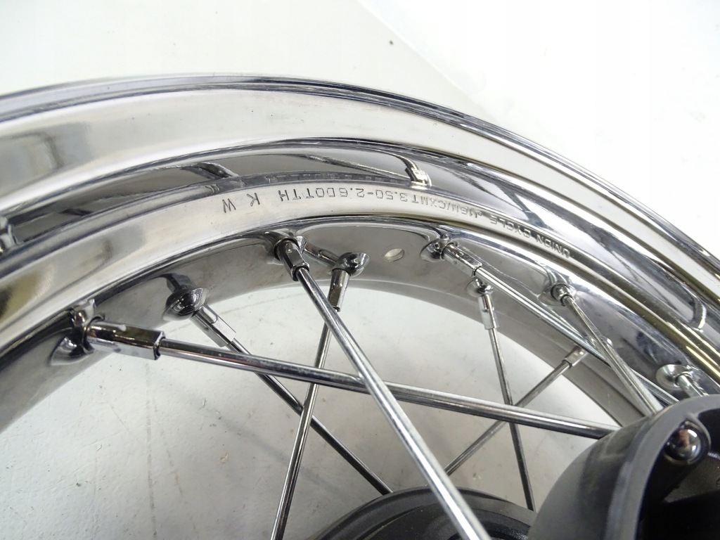 A736 Triumph Bonneville T120 Jantă spate 16'' Product image