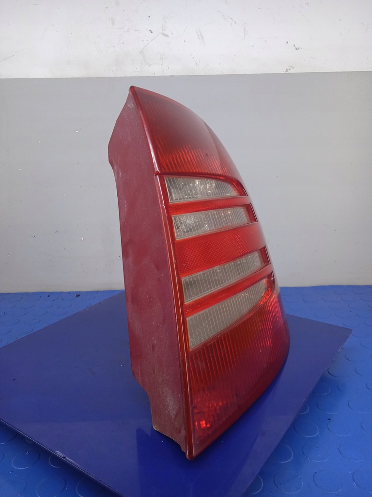 Lampa Skoda Superb and Sedan la dreapta 3U5945096 Product image