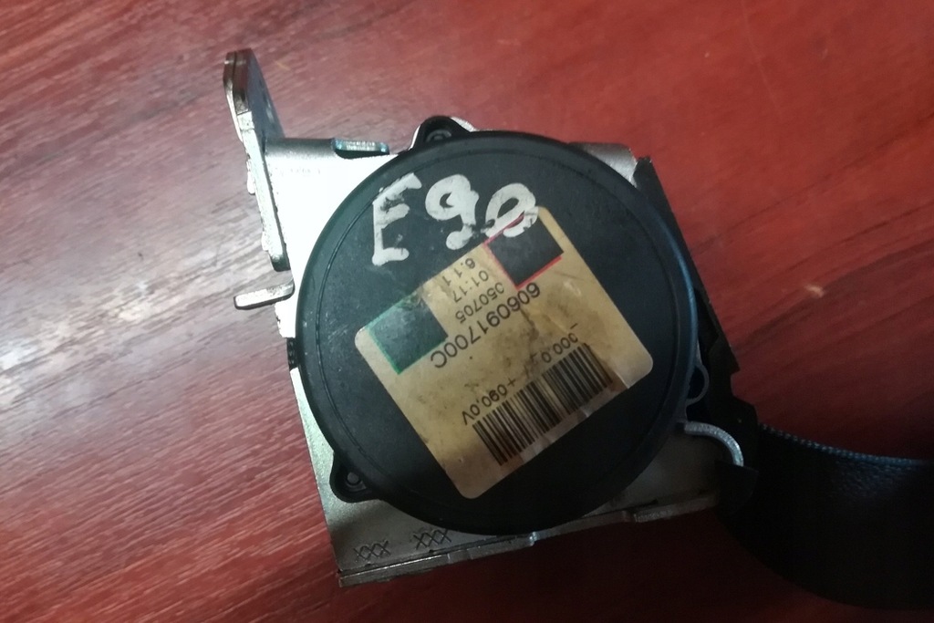 Central BMW 3 (E90) 606091700C 2.0L Benzină 95kW Centură de siguranță din spate Product image