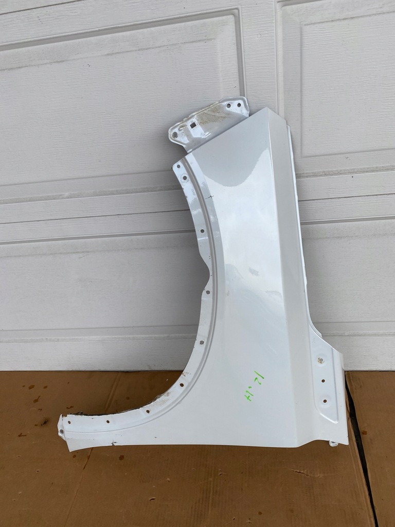 Suzuki Vitara III 15 - aripa fata stanga fara gauri Product image
