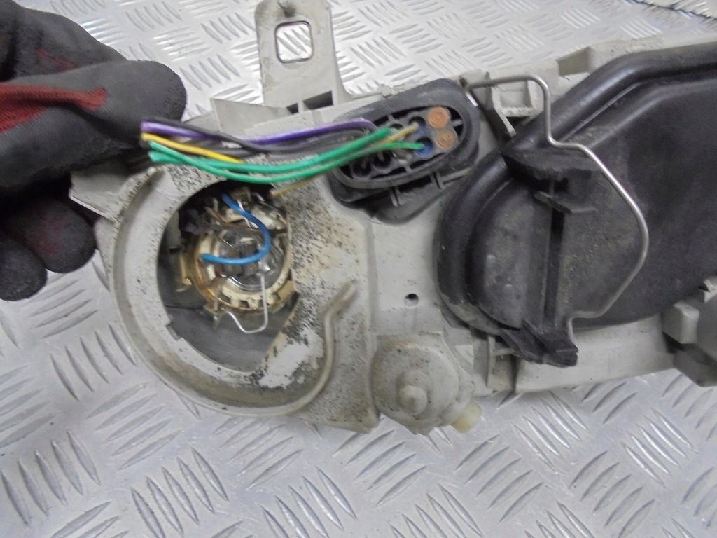 LAMPA STANGA FATA ALFA ROMEO 147 EUROPA Product image