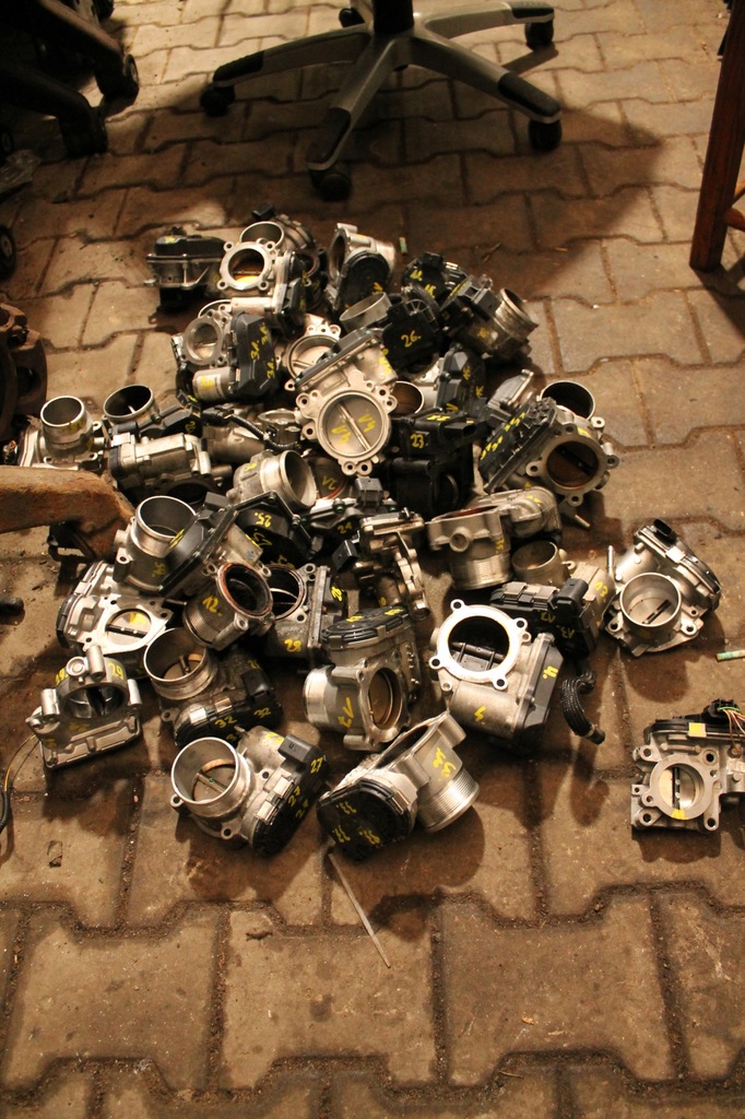 51. BMW Throttle 7619008 761900804 Product image