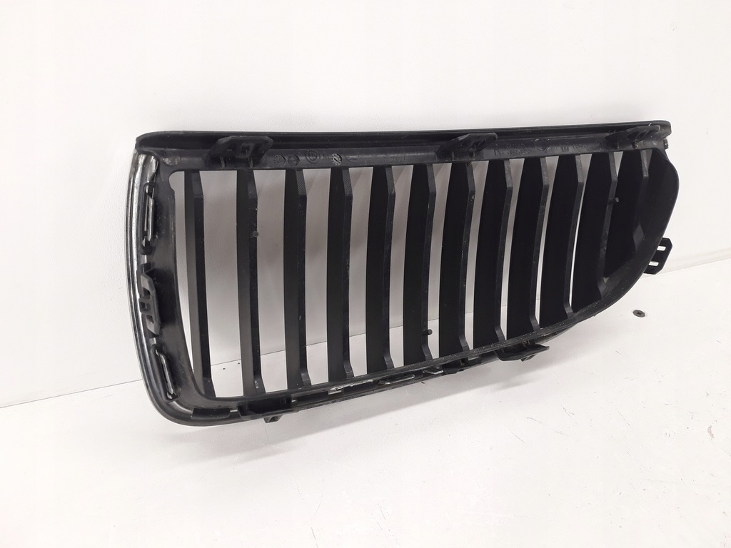 BMW 3 E90 E91 04-08 grilaj pentru rinichi stanga dreapta Product image