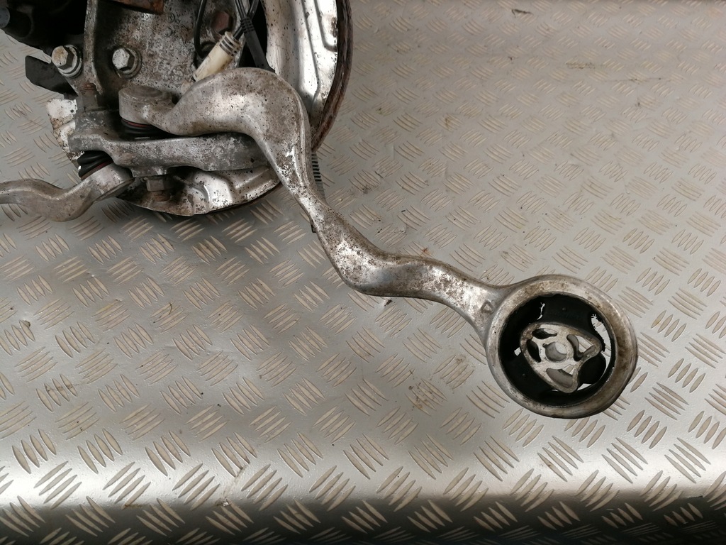 6764443 mcperson clemă articulație brațe de comandă bară stânga față BMW E90 E91 LCI Product image