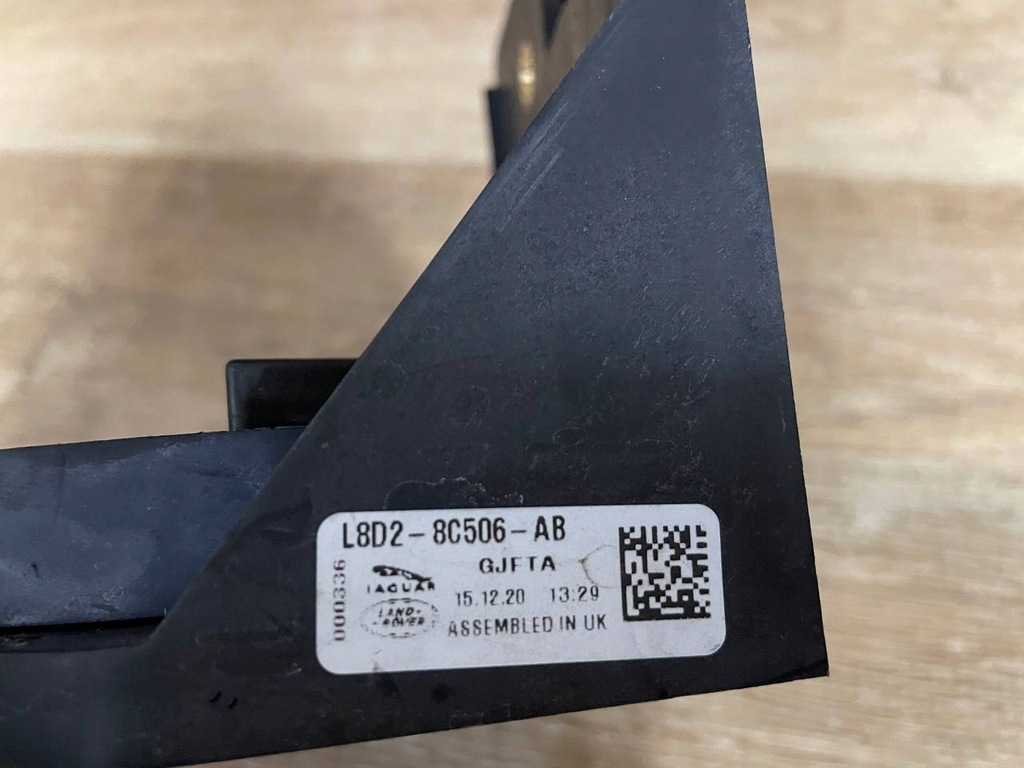 Element de montare pentru pompa de apa Land Rover Discovery Sport L550 | L8D2-8C506-AB Product image