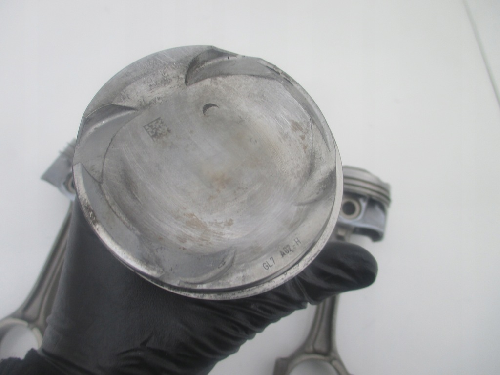 BIELLA PISTON 1.2 THP PURETECH PEUGEOT 208 2008 308 3008 CITROEN CS C4 B7 Product image
