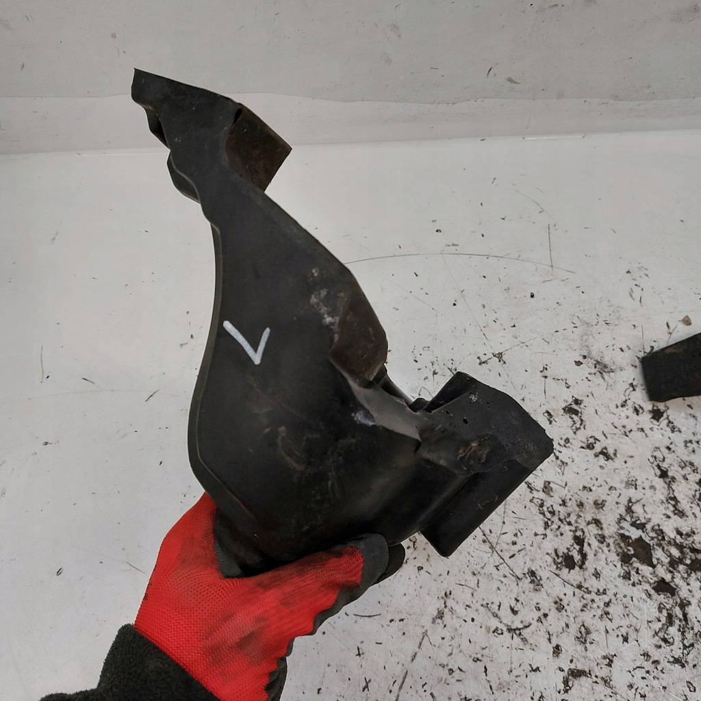 VOLVO V40 II FENDER SUNET SUNA STÂNGA + DREAPTA 31371933 31371932 Product image