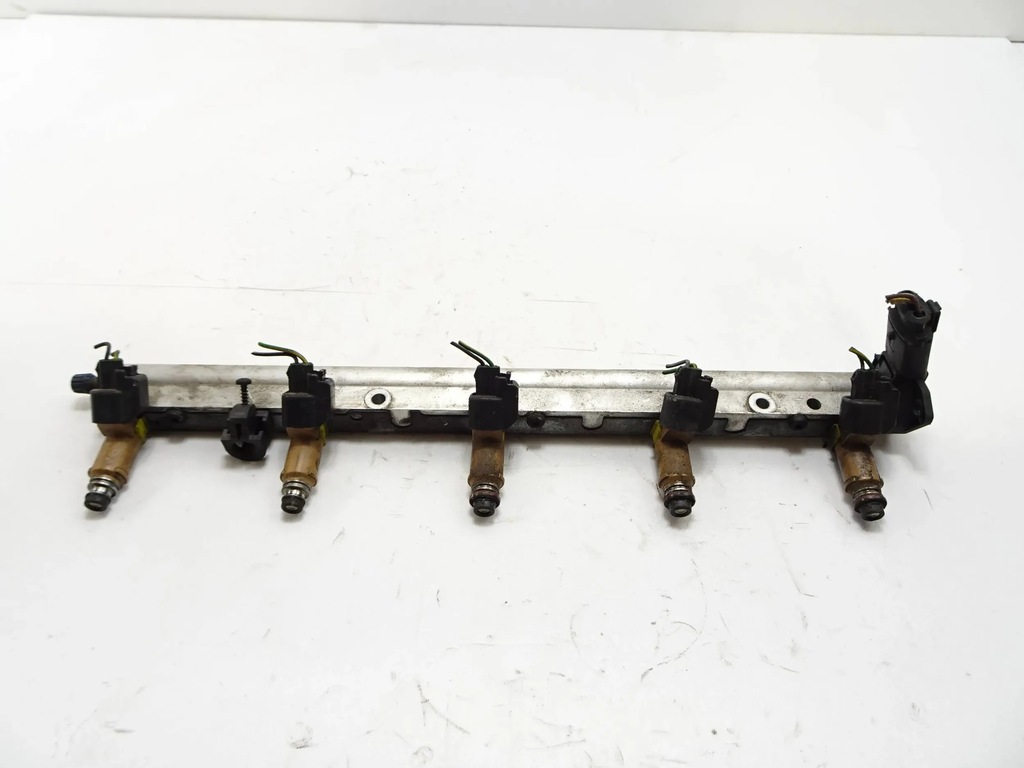 Wtryskiwacze listwa wtryskowa KPL. Volvo S40 V50 C70 2.4 Benzyna Product image