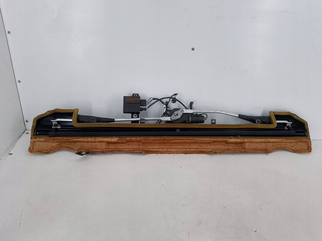 Audi A8 D2 Sedan spate Blind Roller Product image