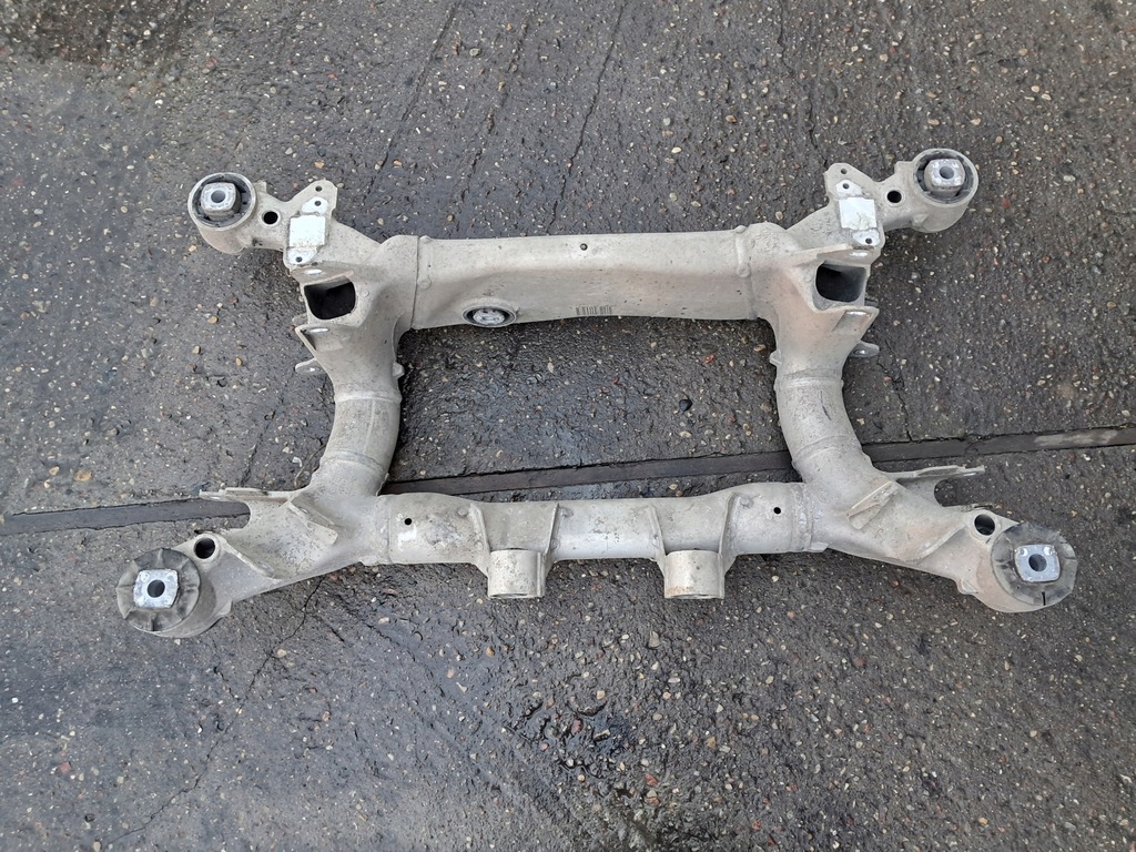 Suspensie spate boghiu grindă 6 770 828 BMW E60 E61 520d 530d 520i 530i Product image