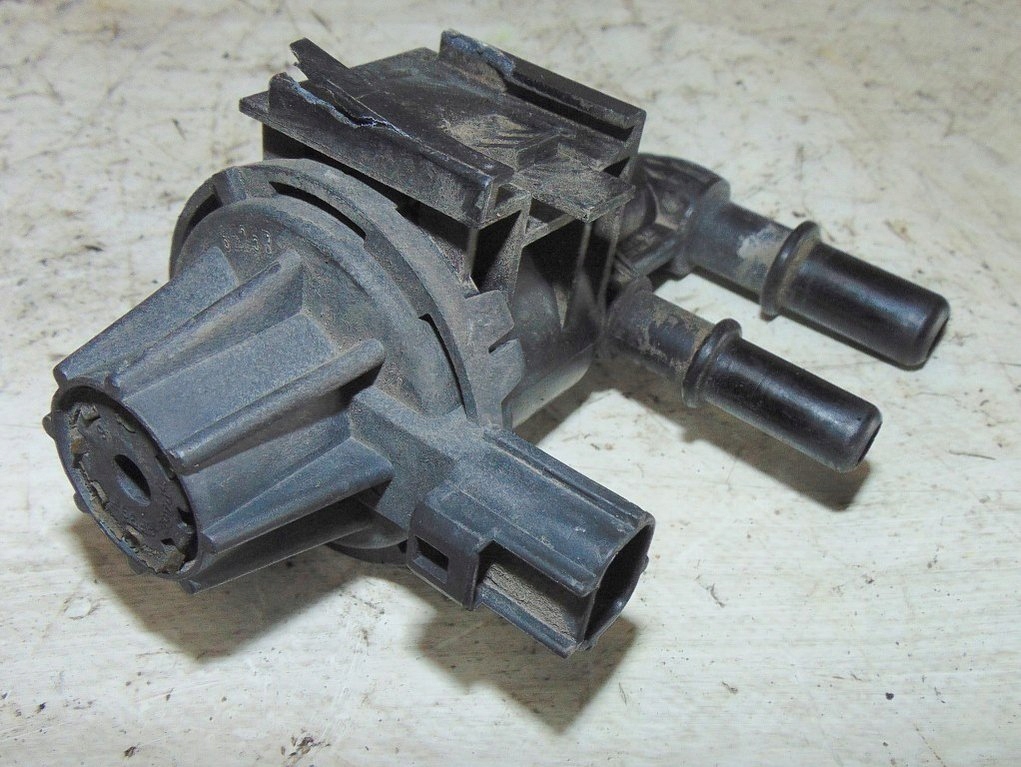 FOCUS Mk1 2.0 USA 06R ELECTROVALVĂ 7U5A9G641DA Product image