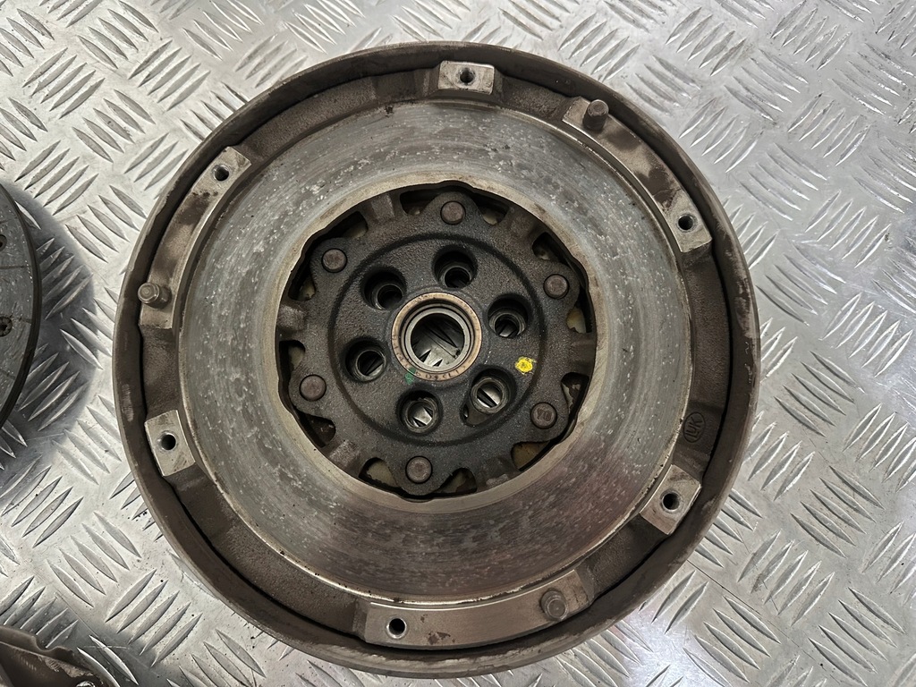 BMW E87 116i N43B16A ambreiaj cu masa dubla 7560876 Product image