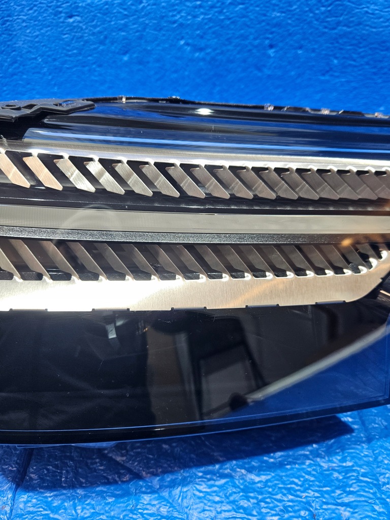 Drept din față Front Drepți Audi Q4 E-tron 89a941036m Product image