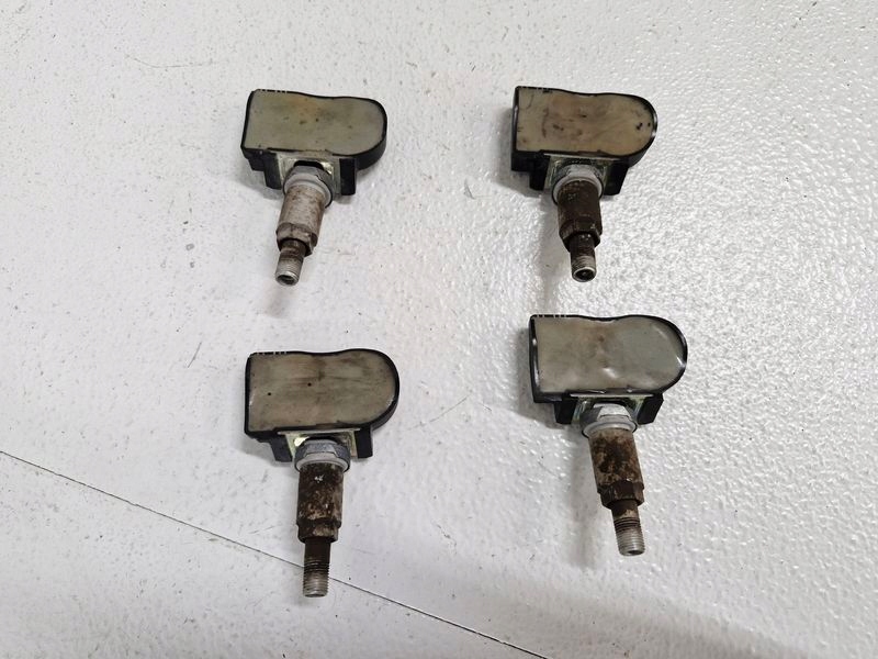 KIA CEED II 2 SORENTO II HYUNDAI I30 II SENSOR PRESIUNEA PNEURILOR TPMS Product image