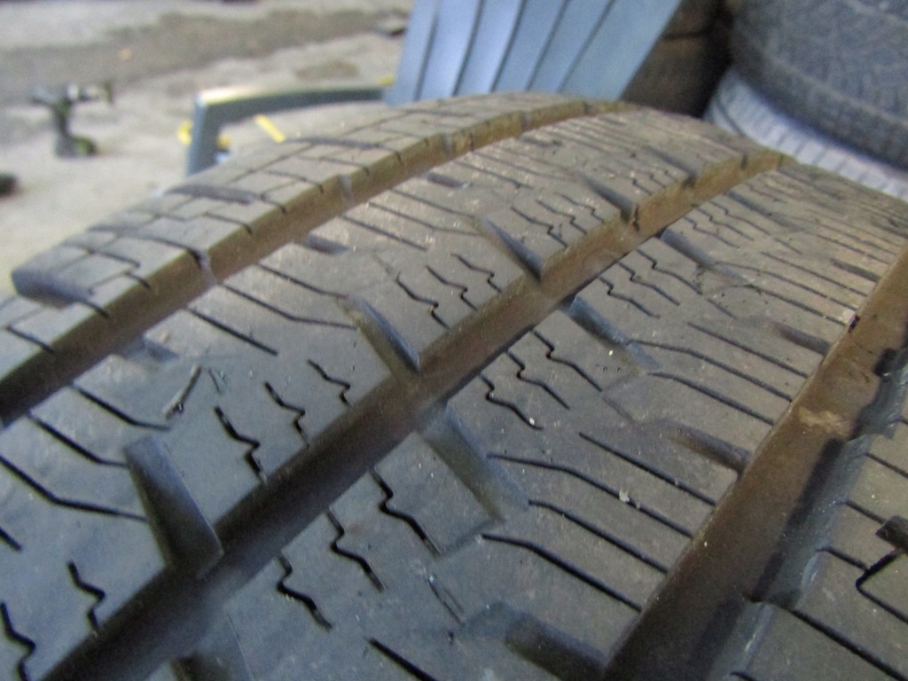 215/75R16C CONTINENTAL VANCONTACT 4SEASON 6.7mm Product image