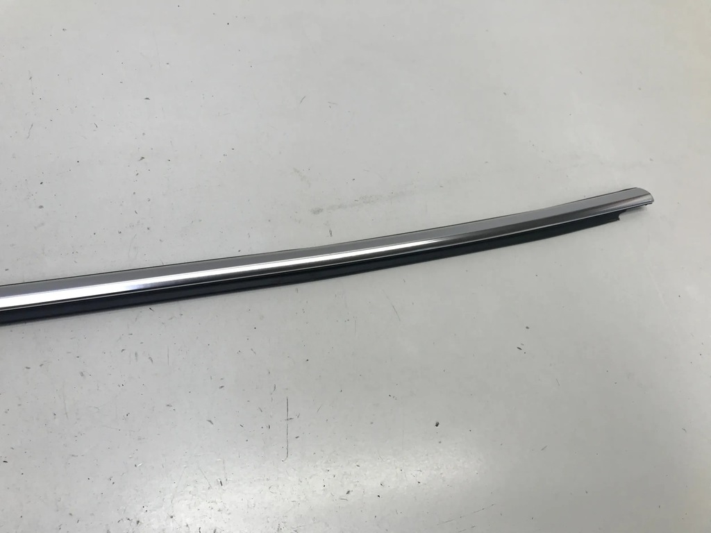 SKODA ENYAQ iV 20r BANDA DE răzuire GEAMURI STÂNGA SPATE CROM 5LG839477A Product image