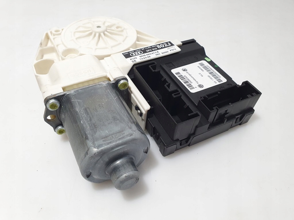 AUDI A3 8P LIFT CONTROLLER MOTOR GEAM OGLINZII RABATANTE FAȚĂ DREAPTA EU Product image