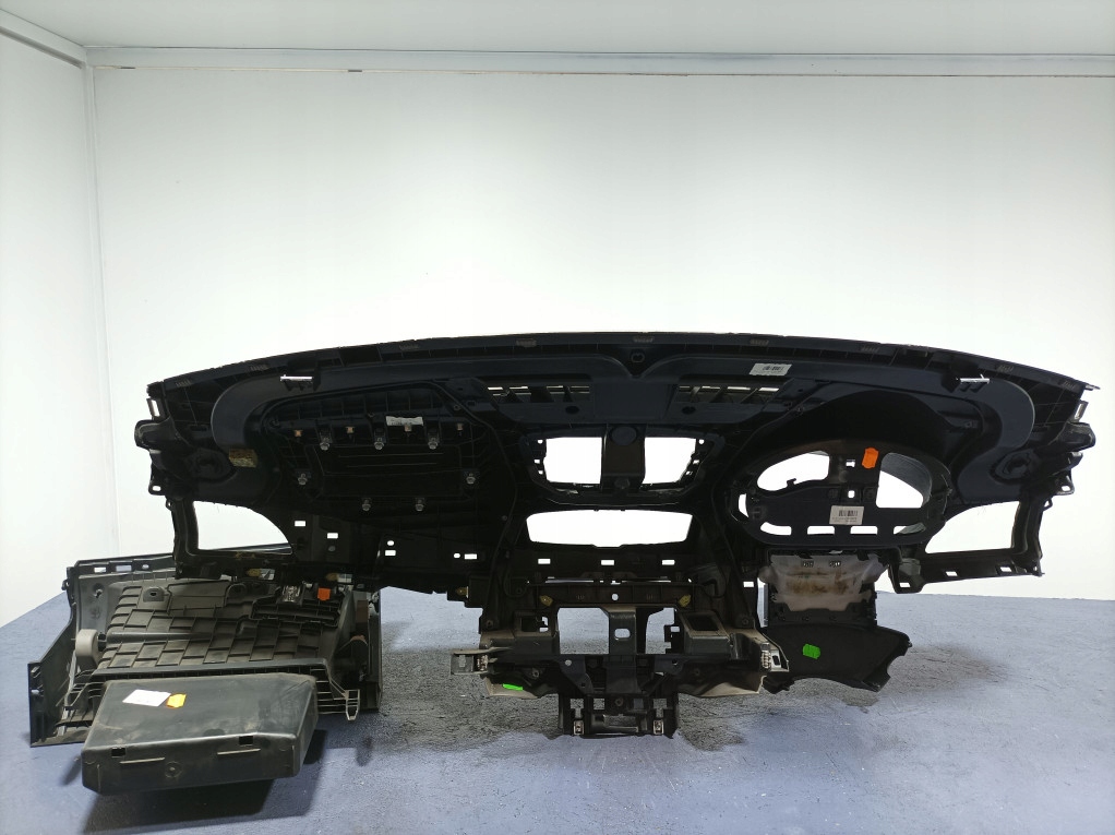 RENAULT MEGANE III PERNE CABINA PULSA DE BORD CENTURI EU Product image