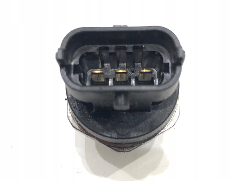 SENSOR PRESIUNE CARBURANT HYUNDAI i40 0281006404 1.7 116KM Product image