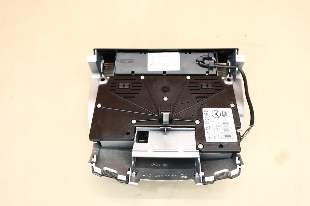 MERCEDES SLK 171 R171 LAMPĂ DE GARNITURĂ ILUMINARE INTERIOARĂ 1718201201 Product image