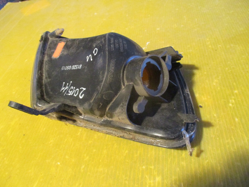 2015/11 LAMPĂ DE SEMNALIZARE, BLINKER STÂNGA FAȚĂ, TOYOTA CARINA E 8152005010 Product image