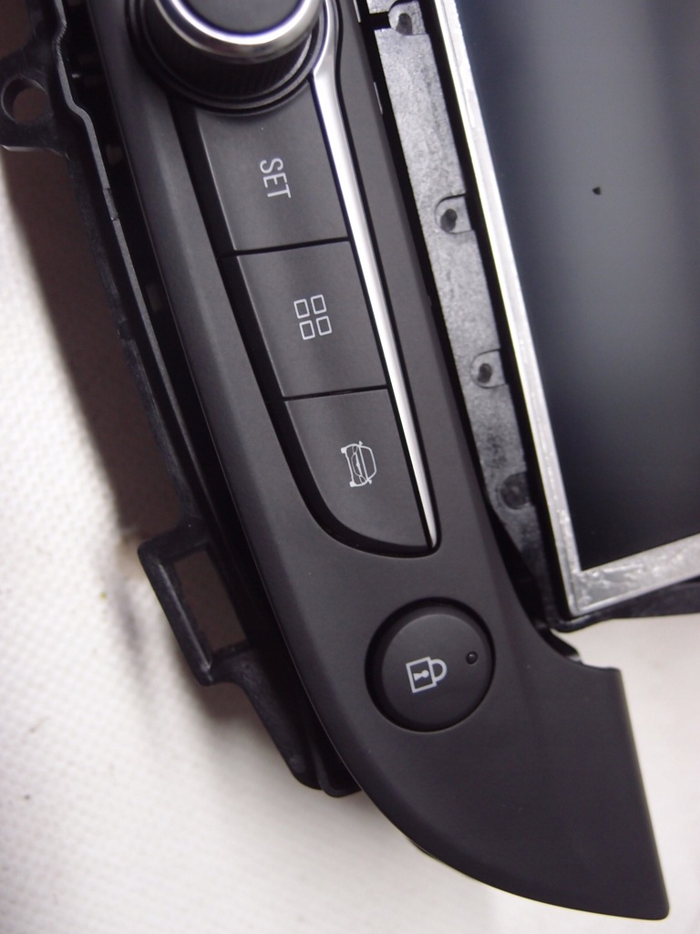 RADIO NAVIGATION OPEL CROSSLAND 2017 YP000126YX Product image