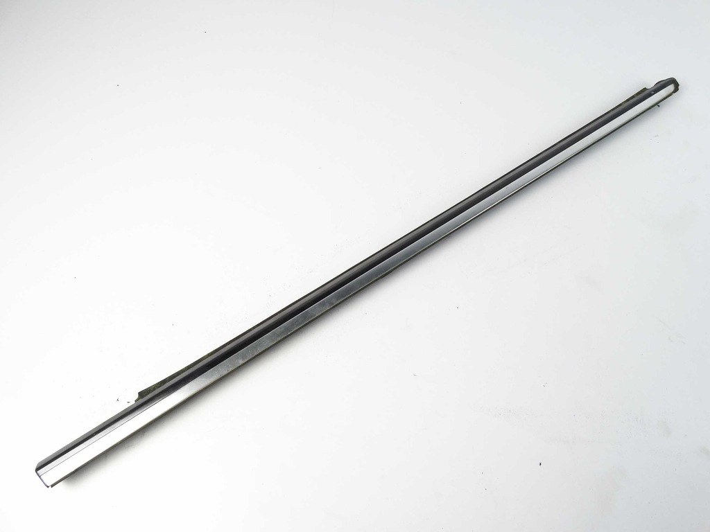 Mercedes Clasa S W220 FATA DREAPTA SRACPER BANDA Product image