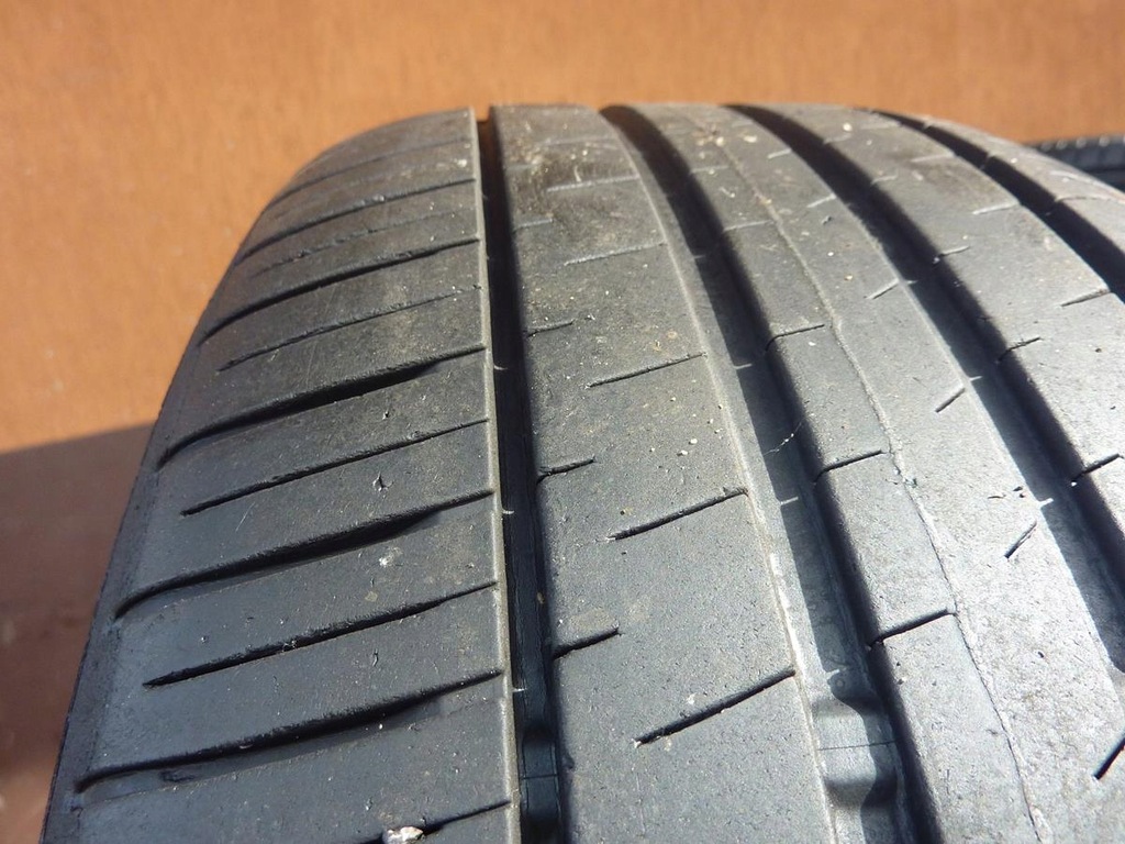 Anvelopa de VARA UZAT 235/55R17 FALKEN ZIEX ZE310 P1313 Product image