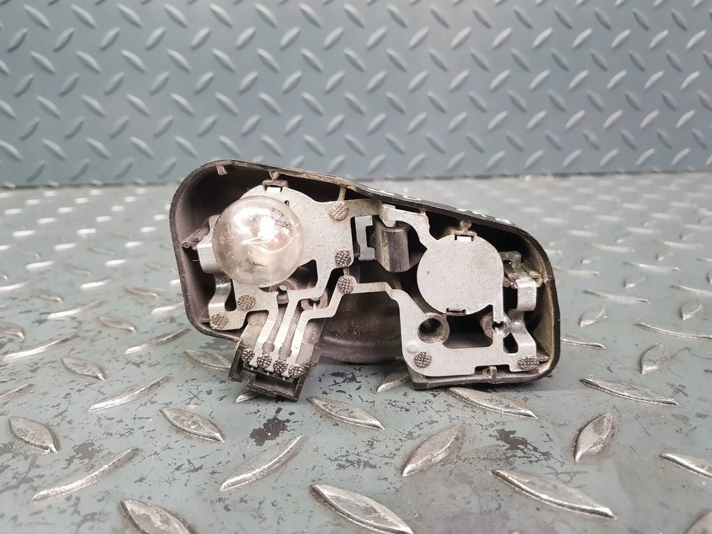 Introduceți becuri pentru lampa hayon, dreapta spate, BMW 3 E46 cabrio Product image