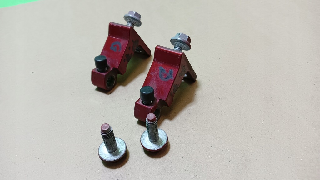 AUDI A4 B8 BALAMALE UȘI FATA DREAPTA CULOARE LY3M SET 13R Product image