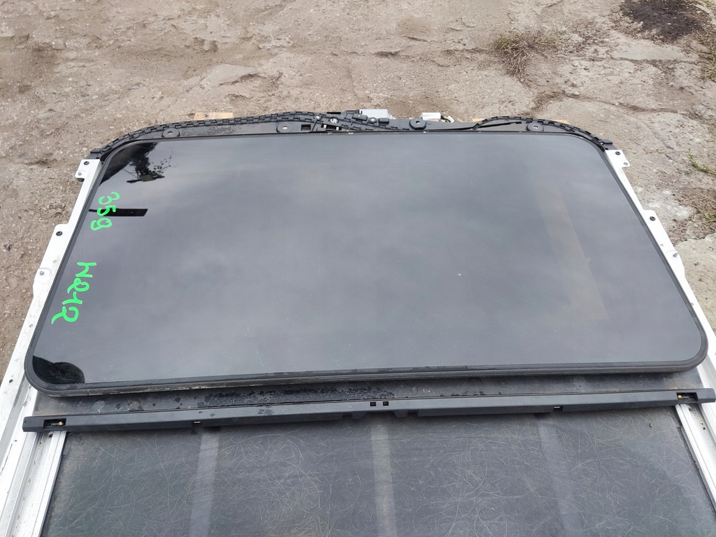 MERCEDES W212 GEAM DE ACOPEȘ PANORAMĂ A2127800540 Product image