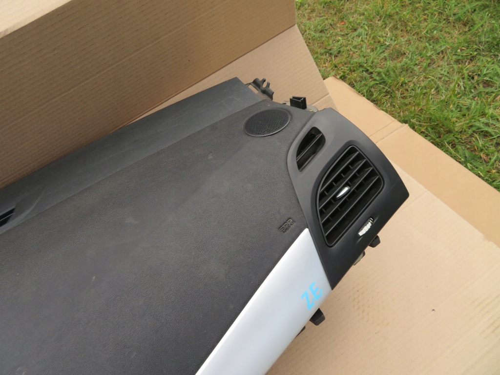 CONSOLA PERNE SCAUNE RENAULT FLUENCE Z.E. 985250008R Product image