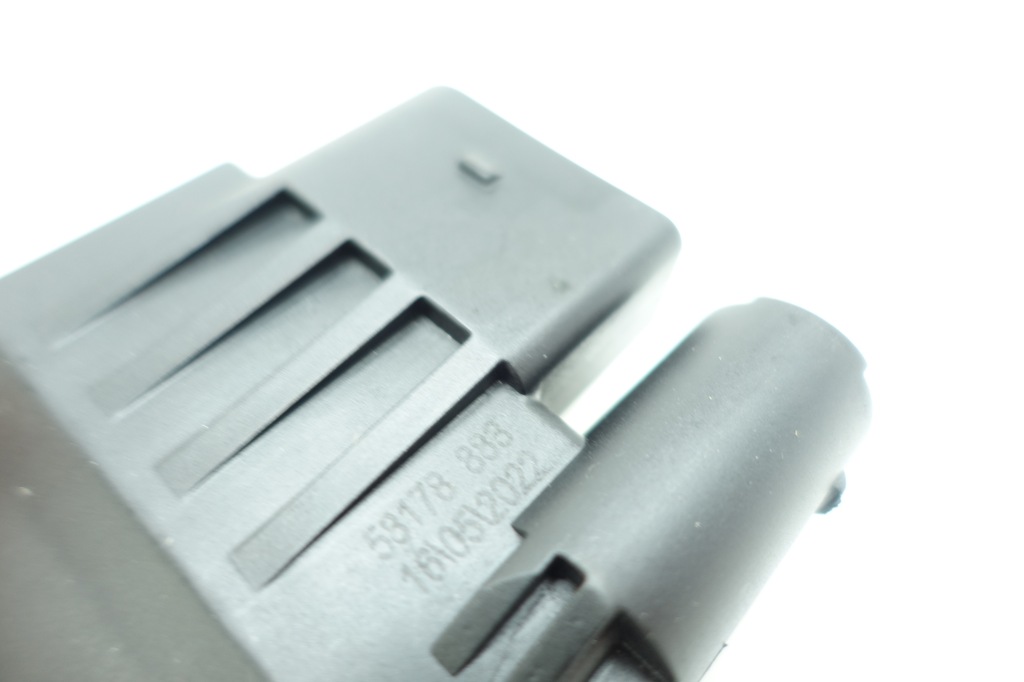 Mercedes W463 W211 W639 W164 Candle Recorder A6429002700 A6429005701 Product image