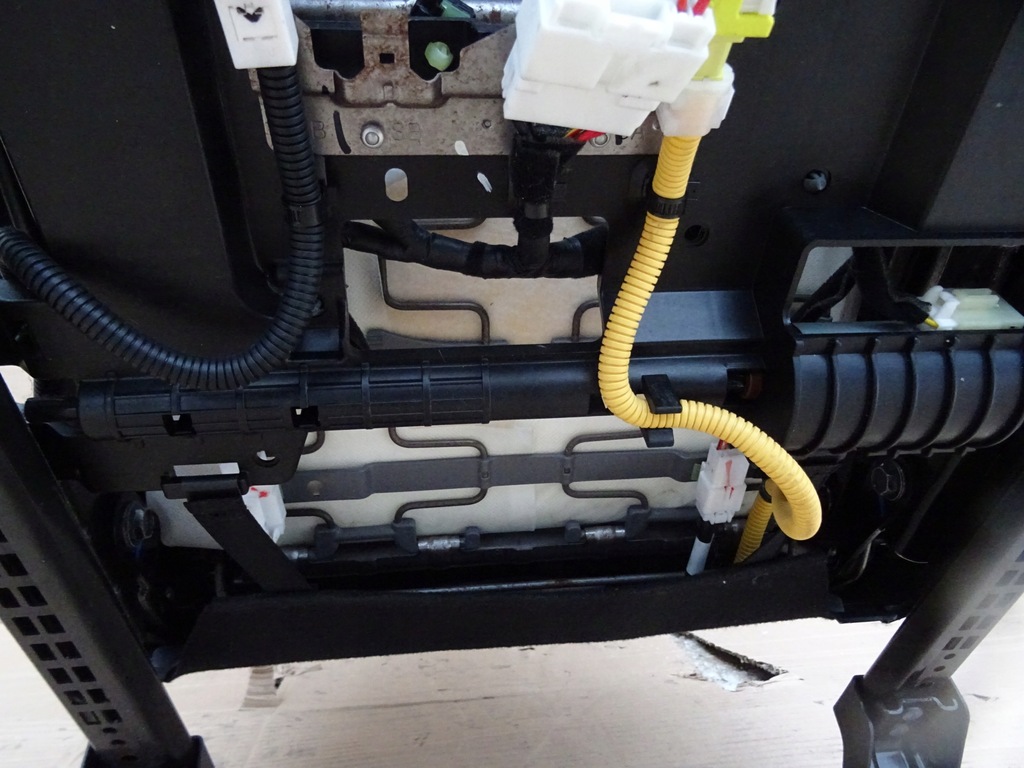 Scaun fata stanga HYUNDAI TUCSON II, AIRBAG din piele, incalzit Product image