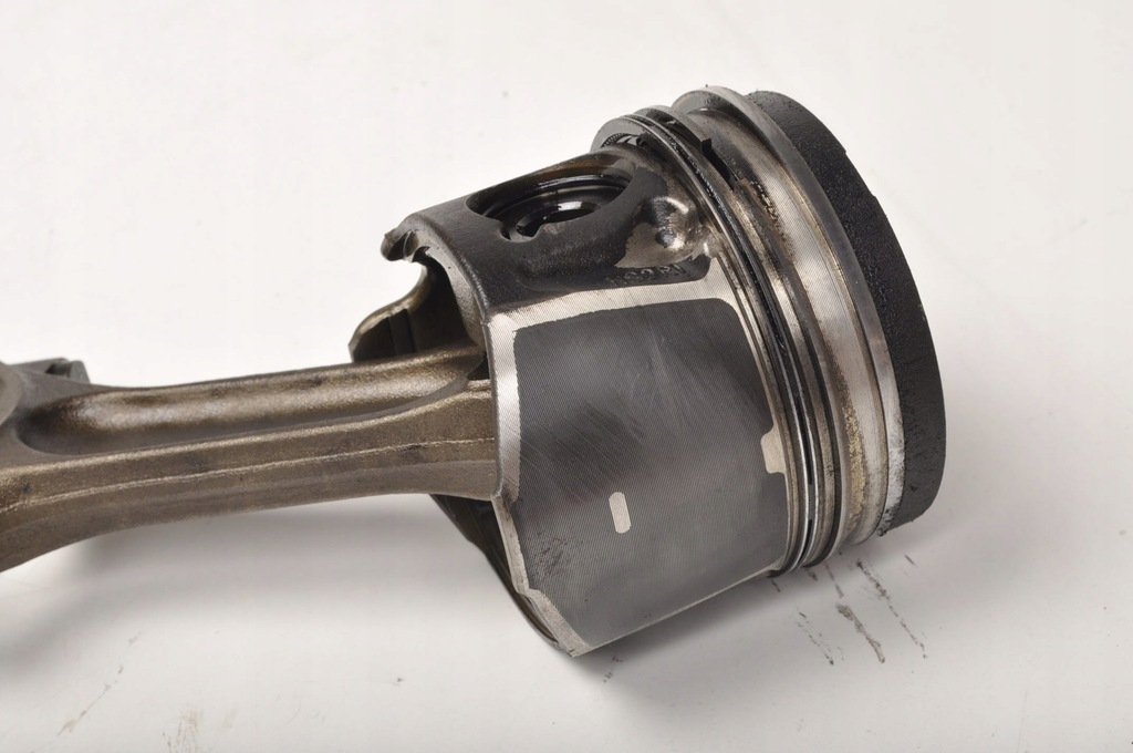 VOLVO S40 V50 2.0 D 136CP PISTON CU BIELLA 085190 Product image