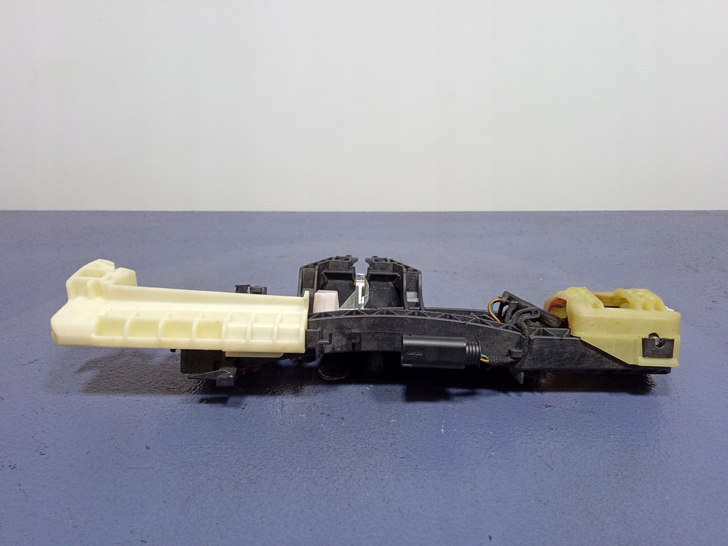 MERCEDES CLS W218 FIXARE MÂNER DREAPTA A2047602434 Product image