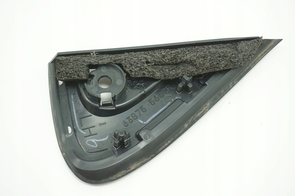 Triunghi decorativ pentru aripa stângă a lui Renault Kadjar Product image