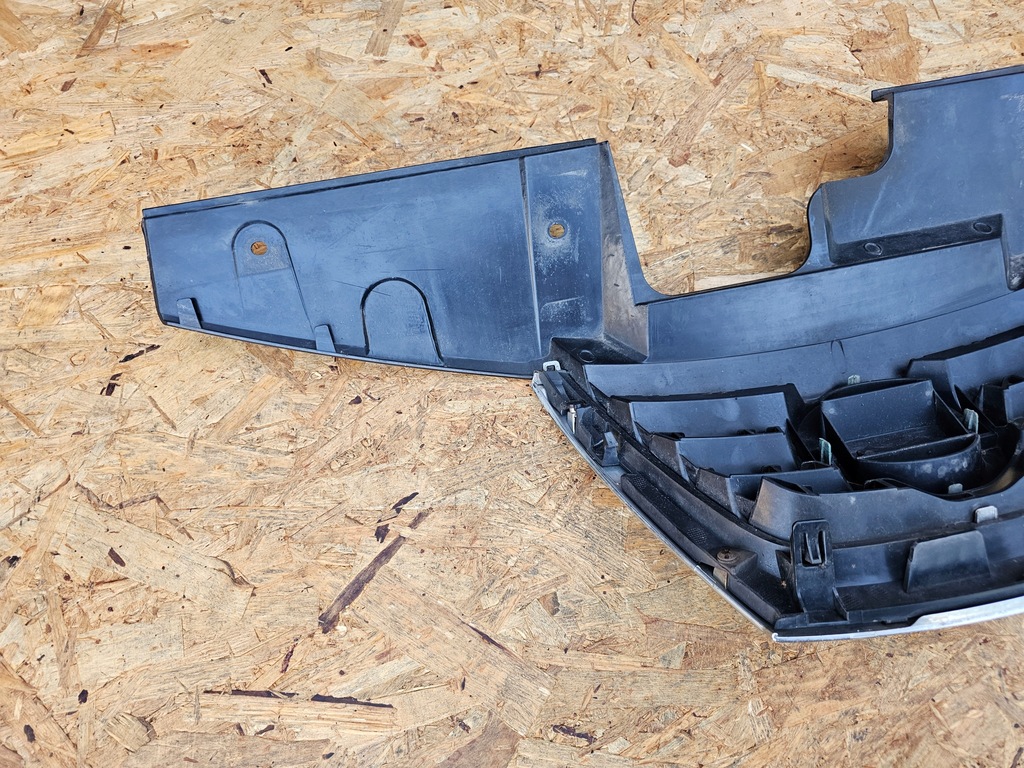 Nissan Juke și F15 10-14R Manechin Grill Grom Stamp Product image