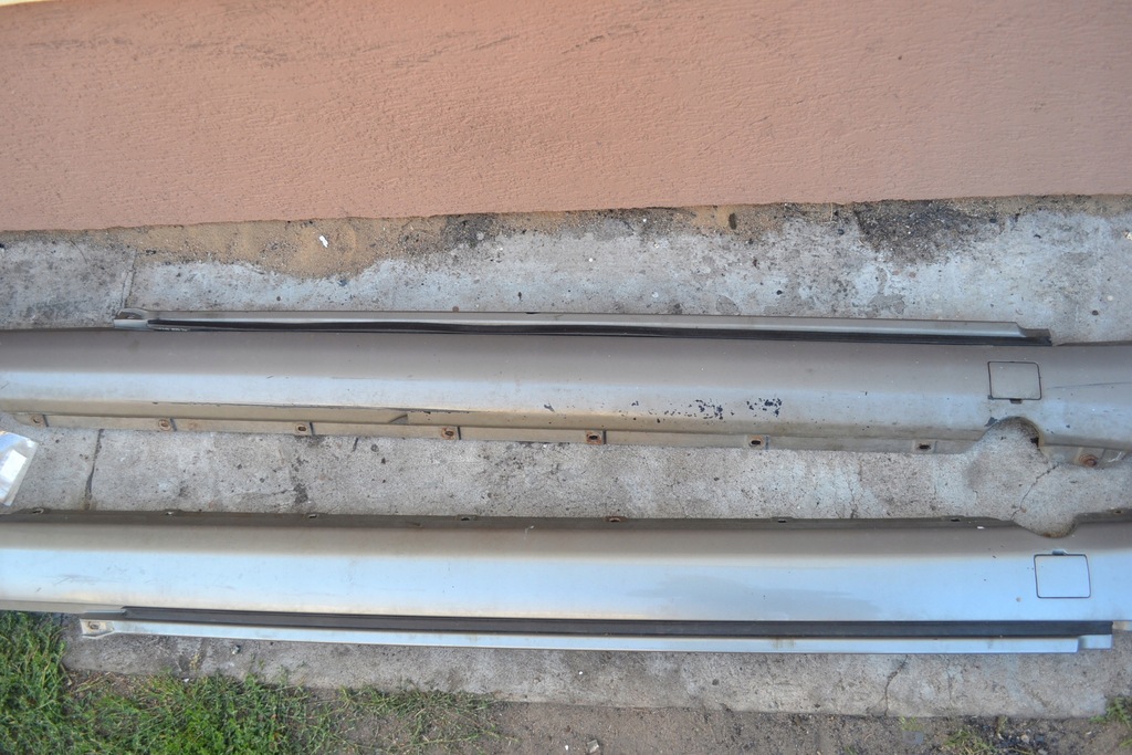 Mercedes W124 Coupe CE Moluri, capace prag Product image