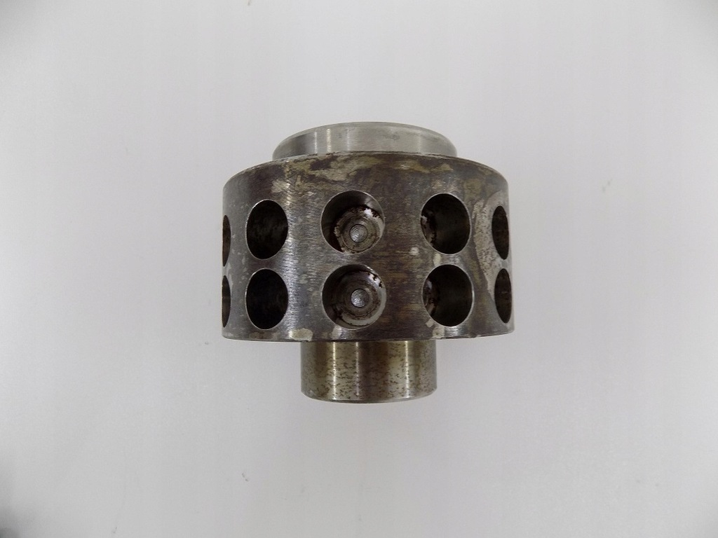 CNH HUB 84800125 CAZ 2050 2040 2030 NEW HOLLAND 720CG Product image