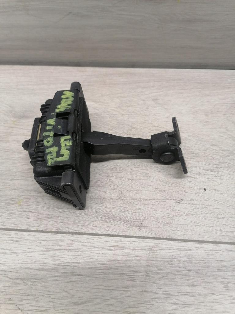 MB VITO OPRITOR UȘĂ FAȚĂ DREAPTA A4477207500 Product image